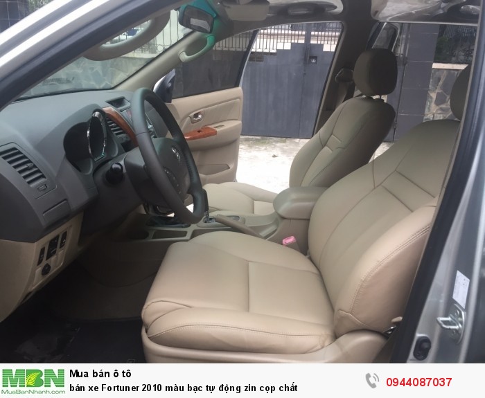 Bán xe Fortuner 2010 màu bạc tự động xe em đi rất kỹ