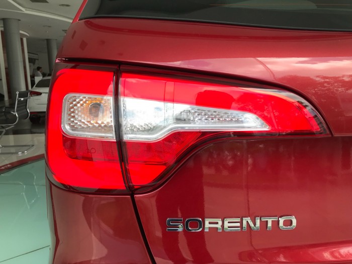 Xe Ô Tô Sorento hiện tại có 3 phiên bản và đủ 8 màu, có xe ngay