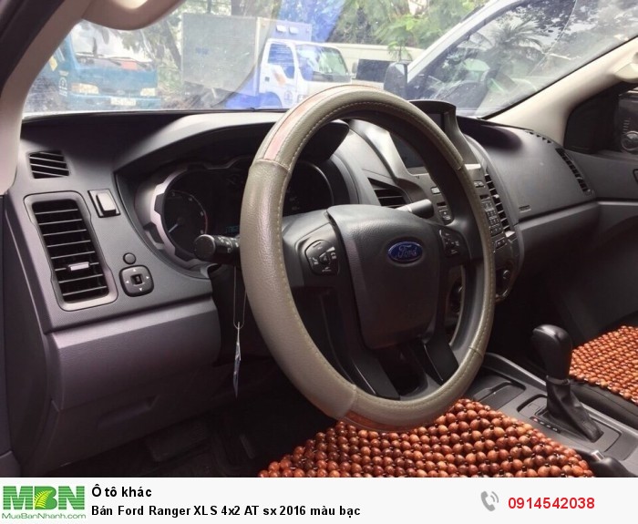 Bán Ford Ranger XLS 4x2 AT sx 2016 màu bạc