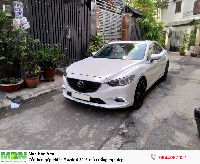 Cần bán gấp chiếc Mazda 6 2016 màu trắng cực đẹp