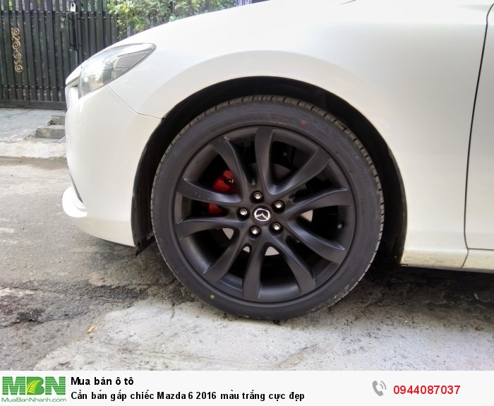 Cần bán gấp chiếc Mazda 6 2016 màu trắng cực đẹp