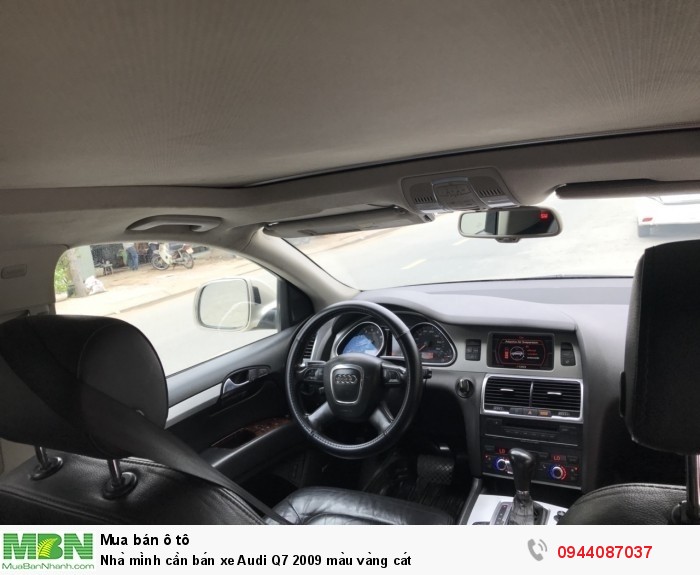 Nhà mình cần bán xe Audi Q7 2009 màu vàng cát