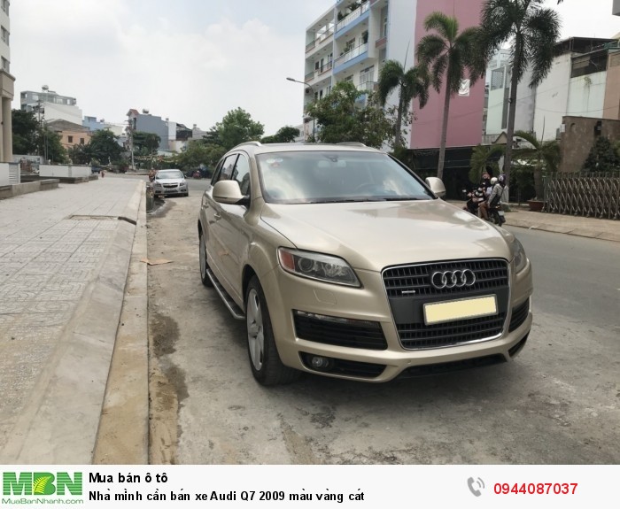 Nhà mình cần bán xe Audi Q7 2009 màu vàng cát