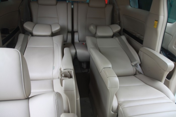 Toyota Alphard Limited sản xuất 2014, đk 2015.