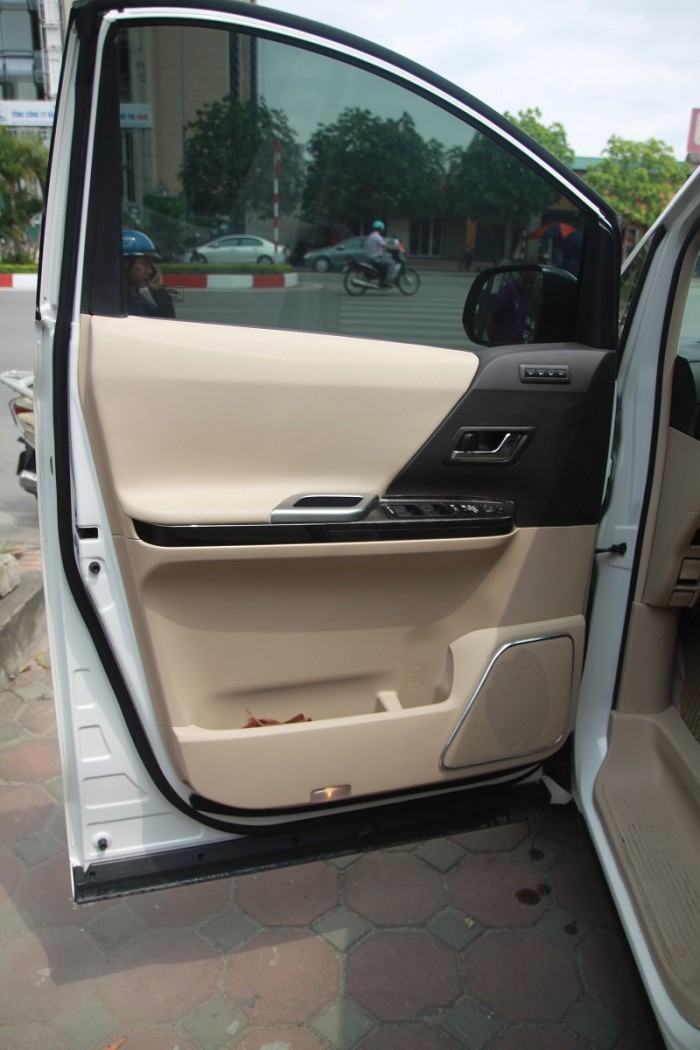 Toyota Alphard Limited sản xuất 2014, đk 2015.