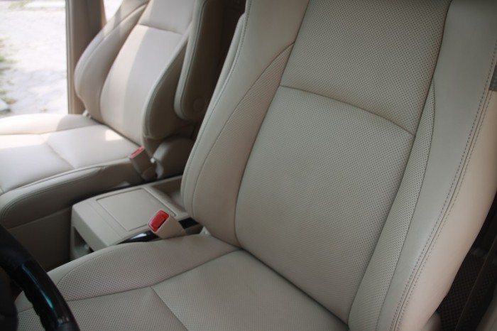 Toyota Alphard Limited sản xuất 2014, đk 2015.