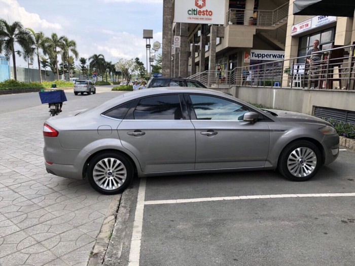 Cần bán xe Ford Mondeo 2011 số tự động màu xám bạc