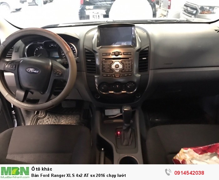 Bán Ford Ranger XLS 4x2 AT sx 2016 chạy lướt