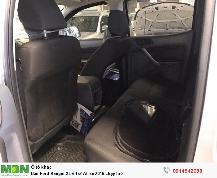 Bán Ford Ranger XLS 4x2 AT sx 2016 chạy lướt