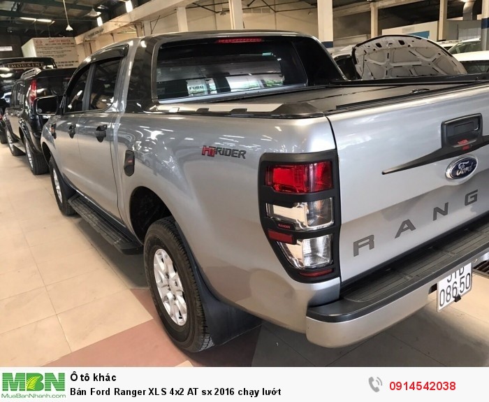 Bán Ford Ranger XLS 4x2 AT sx 2016 chạy lướt
