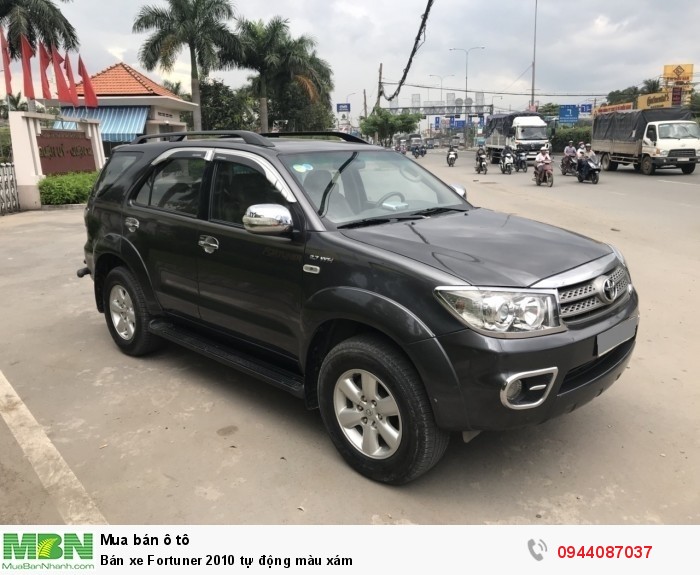 Bán xe Fortuner 2010 tự động màu xám