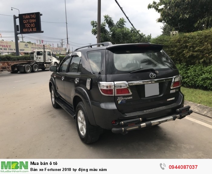 Bán xe Fortuner 2010 tự động màu xám
