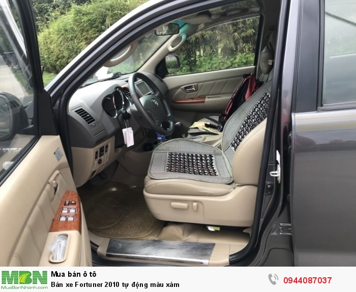 Bán xe Fortuner 2010 tự động màu xám