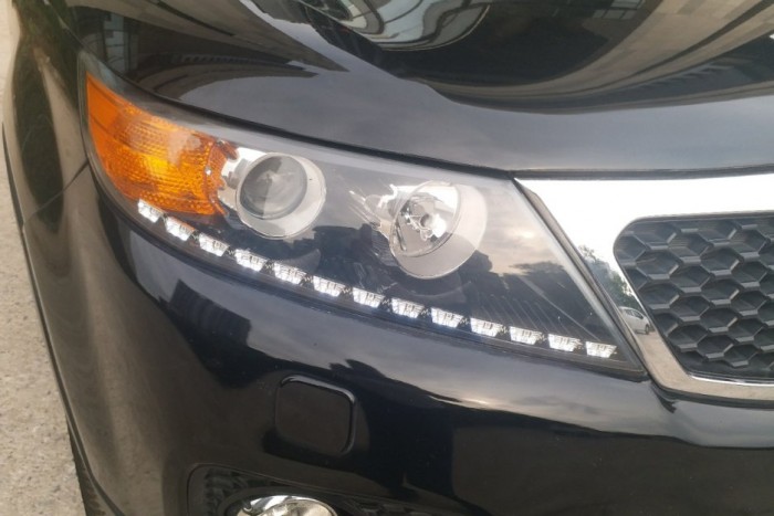 Bán Kia Sorento 2014 số sàn màu đen xe gia đình một chủ đi từ đầu.