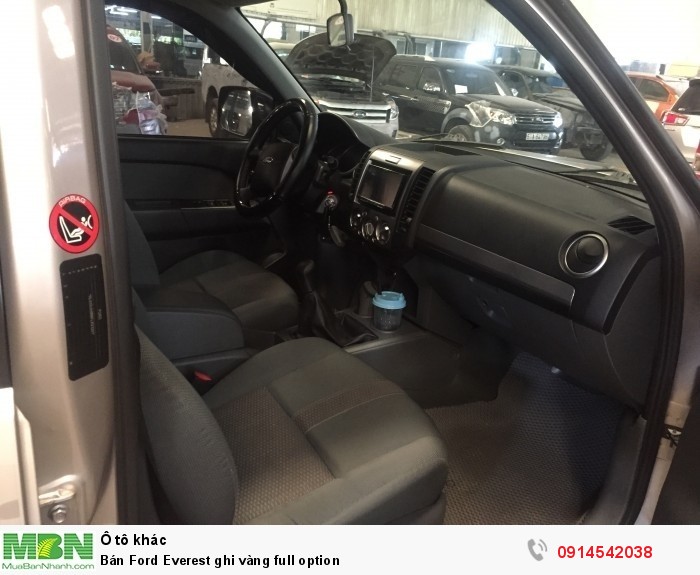 Bán Ford Everest ghi vàng full option