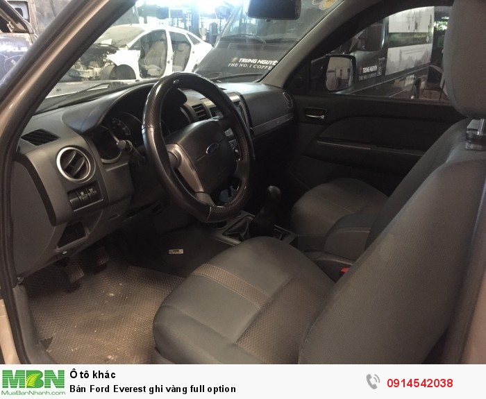 Bán Ford Everest ghi vàng full option