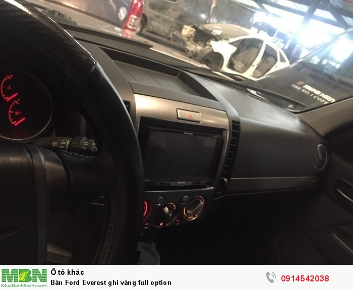 Bán Ford Everest ghi vàng full option