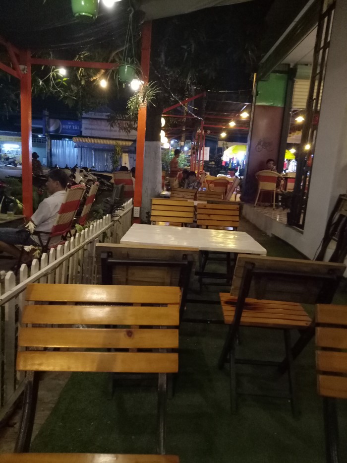 Sang quán Cafe ngay ngã ba