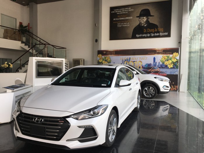 Hyundai Elantra Sport 2018 - Màu Trằng