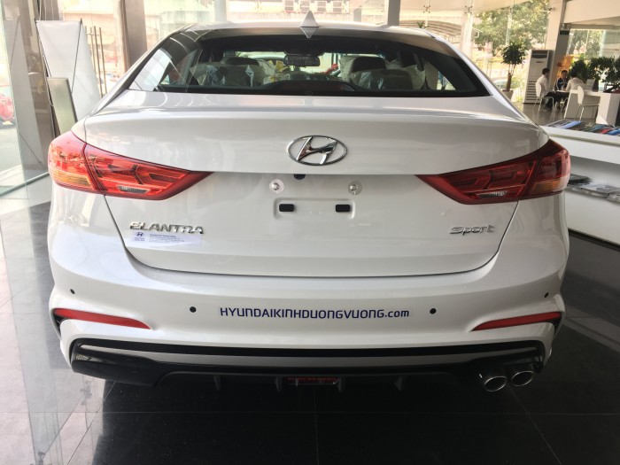 Hyundai Elantra Sport 2018 - Màu Trằng