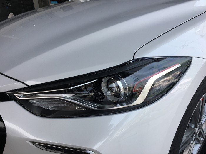 Hyundai Elantra Sport 2018 - Màu Trằng