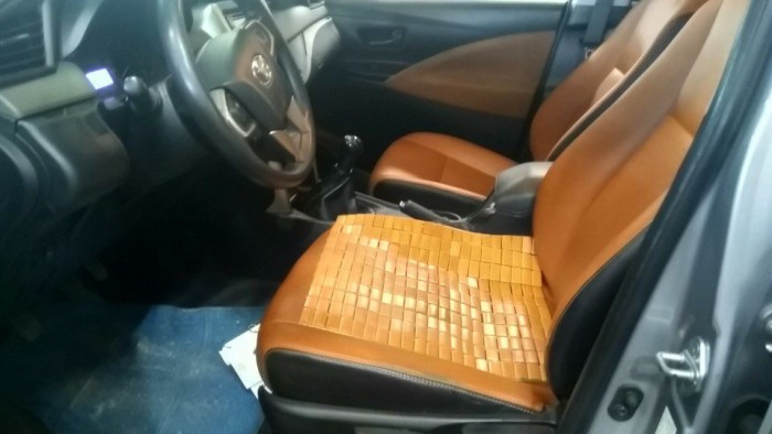 Innova 2.0E 2016, số sàn, xe đi 41.000km, xe cá nhân, màu bạc