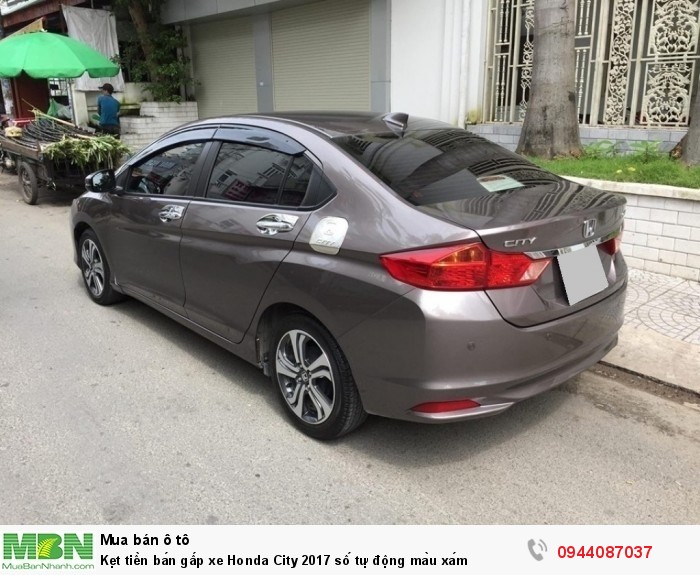 Kẹt tiền bán gấp xe Honda City 2017 số tự động màu xám
