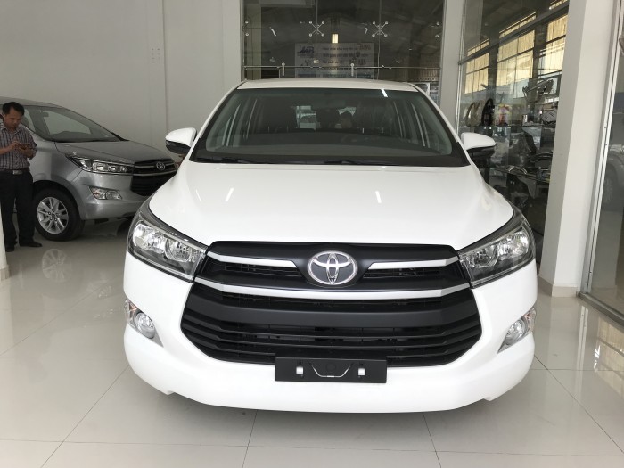 Toyota Innova E 2018, ưu đãi giá sốc