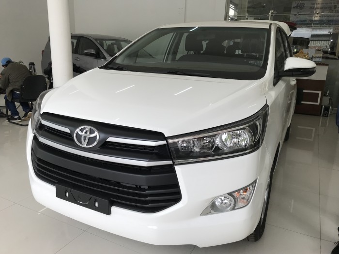 Toyota Innova E 2018, ưu đãi giá sốc