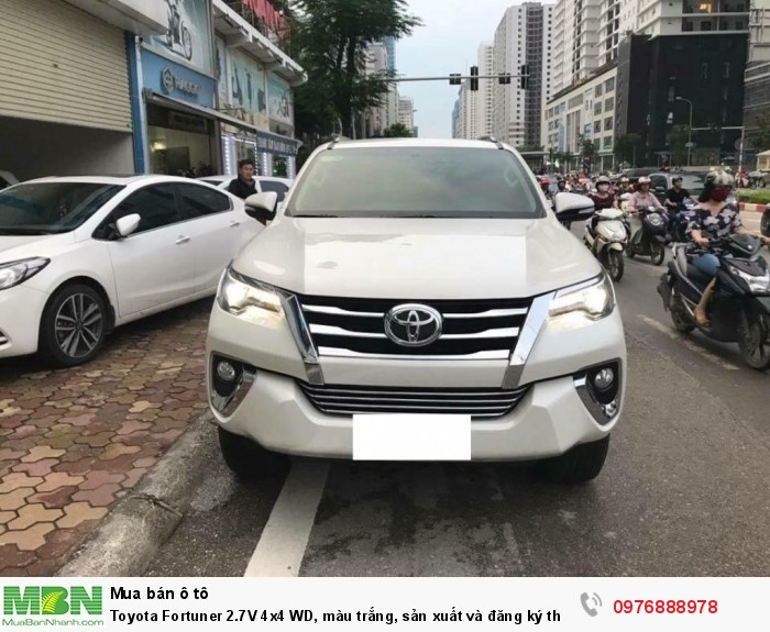 Toyota Fortuner 2.7V 4x4 WD, màu trắng, sản xuất và đăng ký tháng 10/ 2017
