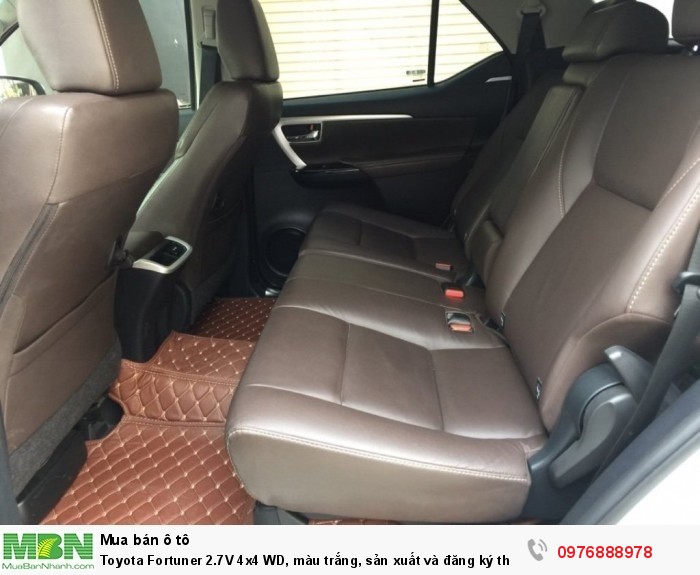 Toyota Fortuner 2.7V 4x4 WD, màu trắng, sản xuất và đăng ký tháng 10/ 2017
