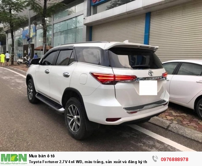 Toyota Fortuner 2.7V 4x4 WD, màu trắng, sản xuất và đăng ký tháng 10/ 2017
