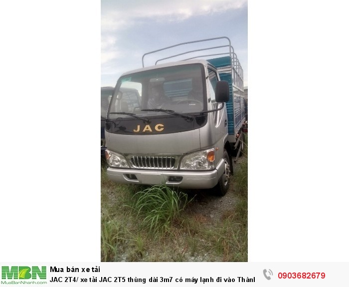 JAC 2T4/ xe tải JAC 2T5 thùng dài 3m7 có máy lạnh đi vào Thành Phố