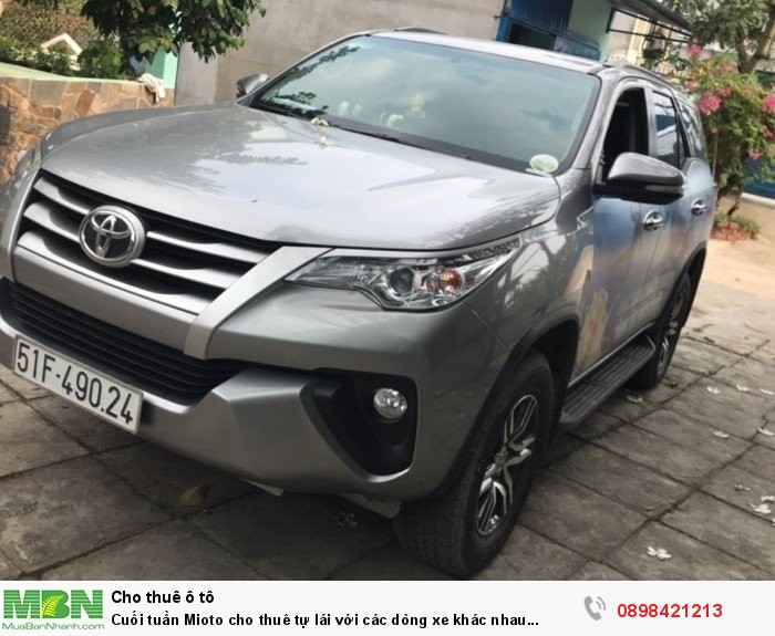 Cuối tuần Mioto cho thuê tự lái với các dòng xe khác nhau...