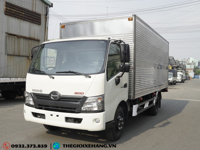 Xe Tải Hino 3T5 - XZU720L - 3T5 - Thùng Kín - 2017