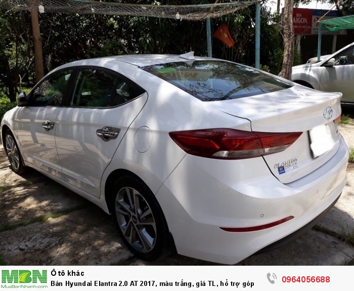 Bán Hyundai Elantra 2.0 AT 2017, màu trắng, giá TL, hổ trợ góp