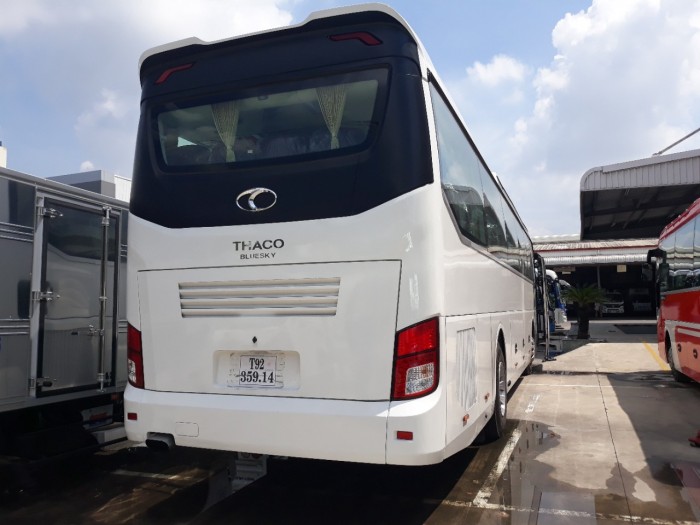Chuyên bán Xe khách THACO UNIVERSE TB120S (45 chỗ) mẫu mới