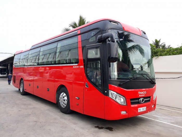 Chuyên bán Xe khách THACO UNIVERSE TB120S (45 chỗ) mẫu mới