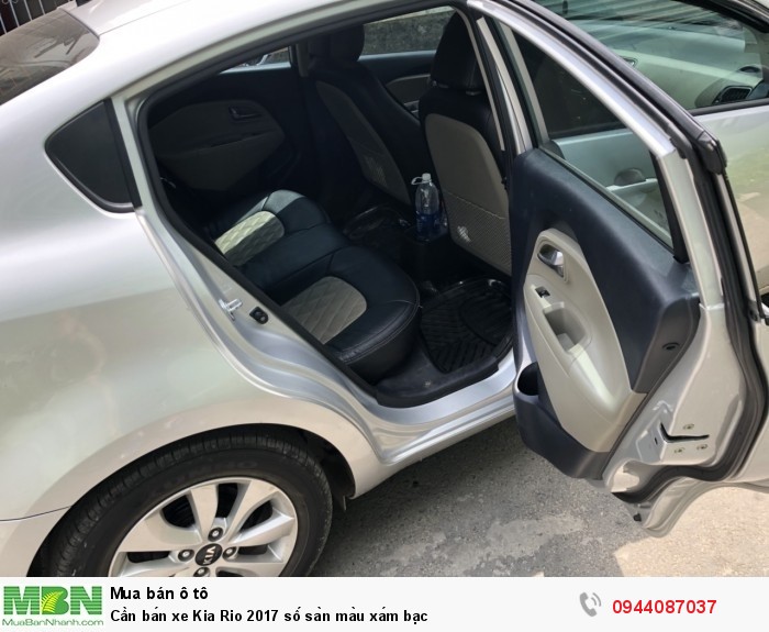 Cần bán xe Kia Rio 2017 số sàn màu xám bạc