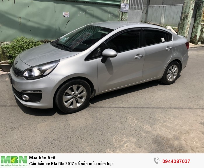 Cần bán xe Kia Rio 2017 số sàn màu xám bạc