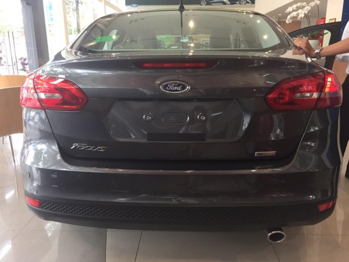 Ford Focus Trend + Titanium 1.5 Ecoboost 2018, tặng phim, ghế da, bảo hiểm