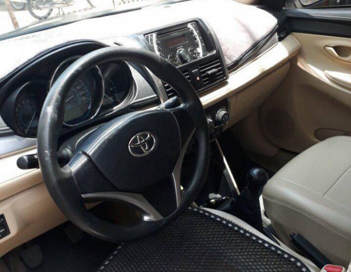 Gia đình cần bán Vios E 2017 màu trắng xe gia đình mới mua vài tháng