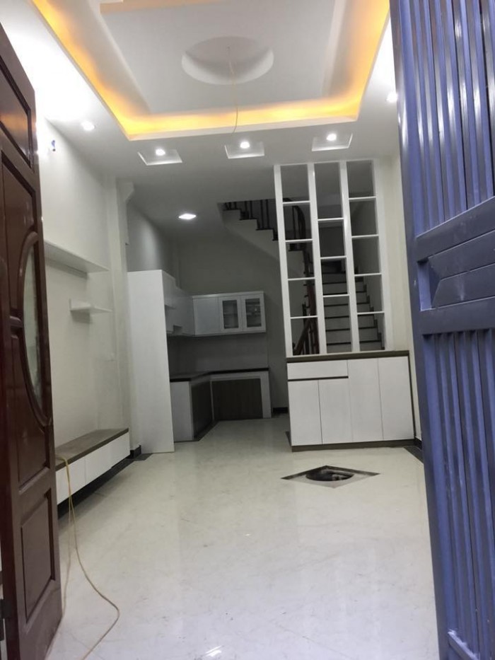 Bán nhà riêng phố Thịnh Quang 37m2*5 tầng,giá 3.3 tỷ