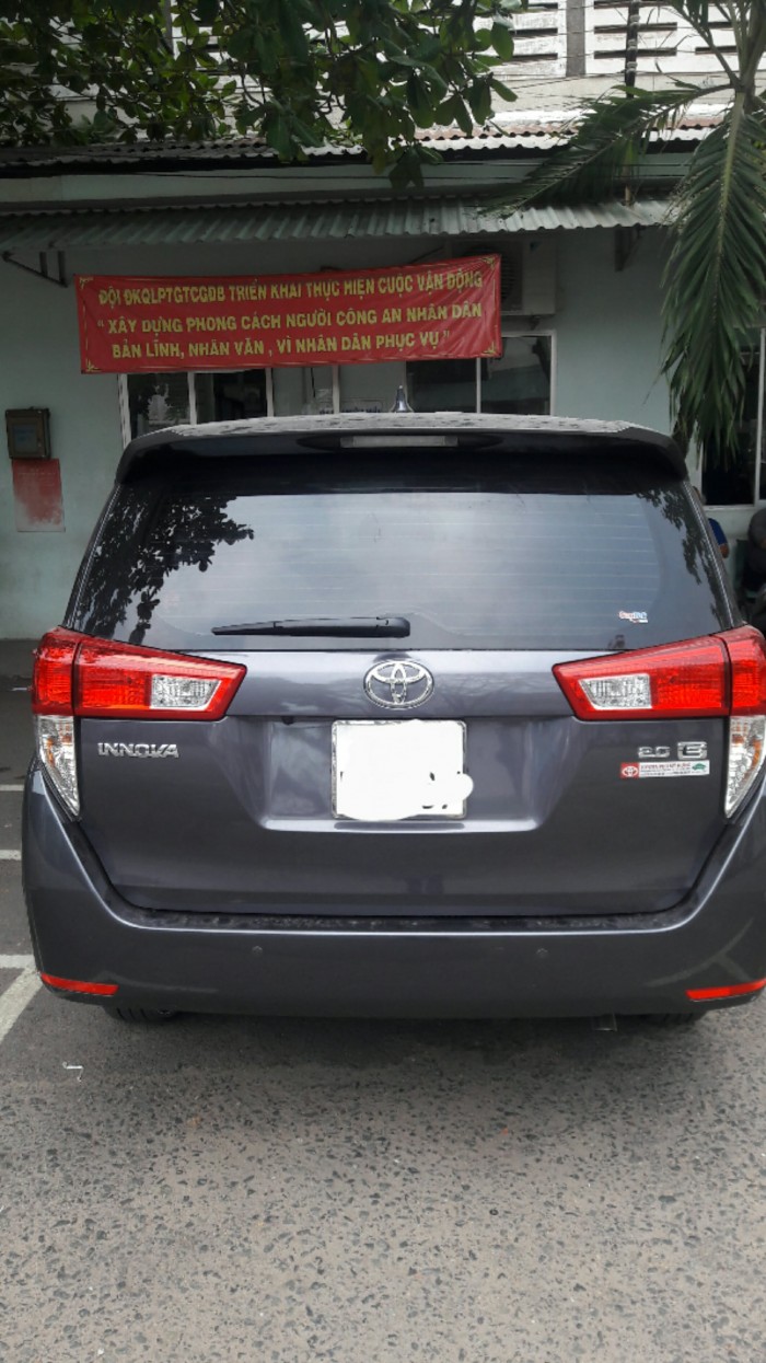 Cần cho thuê xe innova mới mua đời 2018 có tài