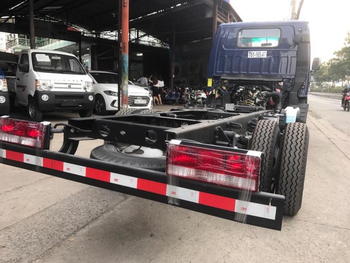 Giá xe tải Jac - Jac 2 tấn 4 chạy vào thành phố.