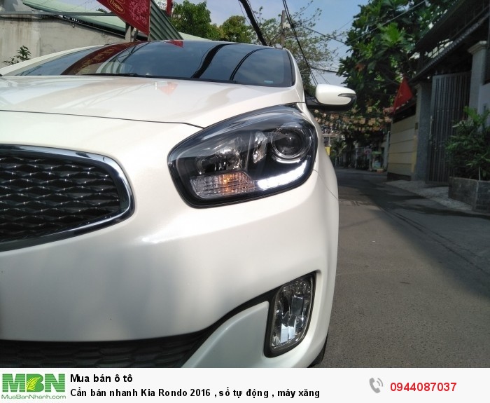 Cần bán nhanh Kia Rondo 2016 , số tự động , máy xăng