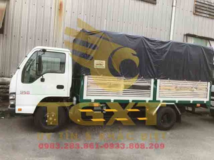 Giá xe tải 1t9 Isuzu thùng bạt dài 4 mét 4,hỗ trợ trả góp 90%,xe có sẵn giao ngay.