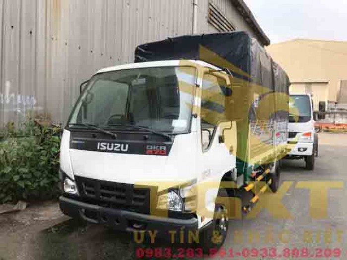 Giá xe tải 1t9 Isuzu thùng bạt dài 4 mét 4,hỗ trợ trả góp 90%,xe có sẵn giao ngay.