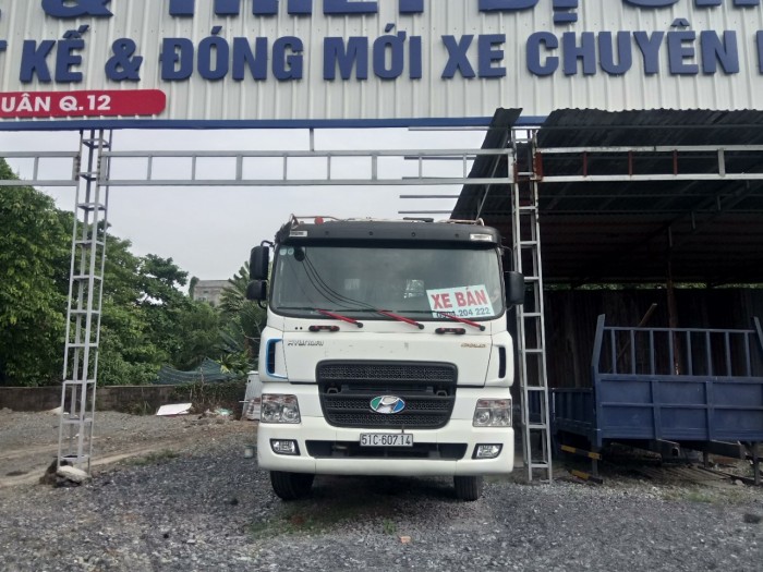 Xe tải cẩu