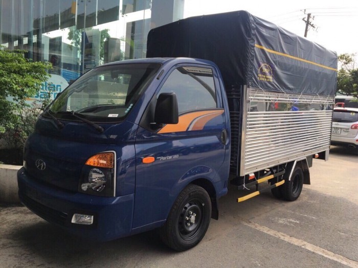 Xe tải hyundai 1.5 tấn thùng mui bạt, hổ trợ trả góp, lãi xuất thấp theo ưu đãi Ngân Hàng nhà nước